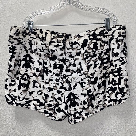 Calvin Klein dress Shorts XL Black and White Rayon & Polyester - Picture 2 of 6